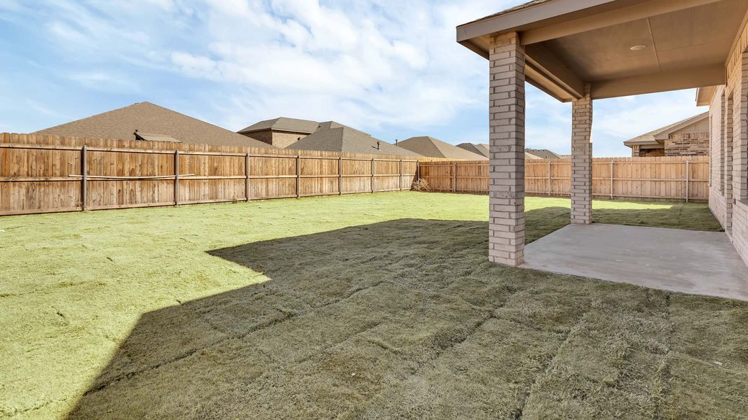 Exterior details and patio area of a home in Viridian, Lubbock (Image 3).