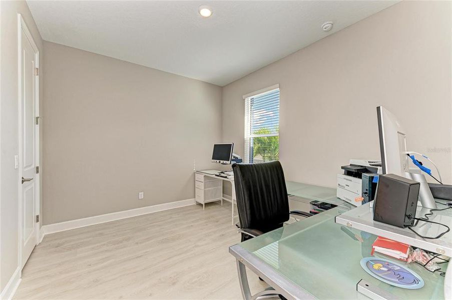 Furnished interior view inside a new home in , Bradenton (Image 34).