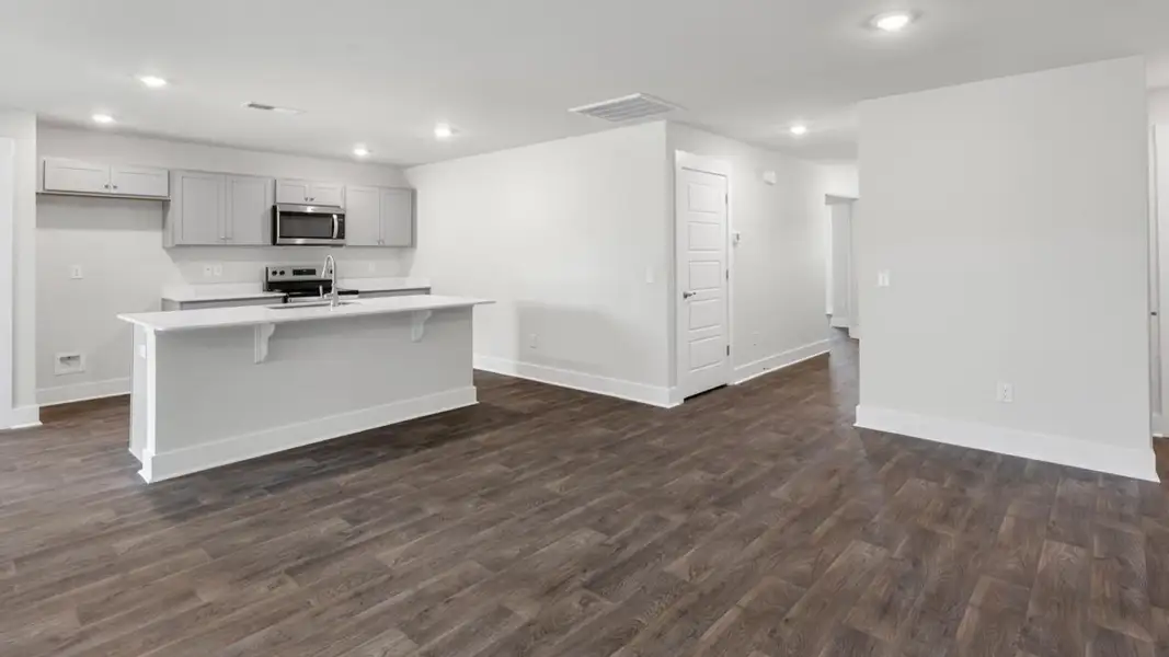 Spacious, unfurnished interior of a new home in Mariners Reach, Bolivia (Image 15). Spacious, unfurnished interior of a new home in Mariners Reach, Bolivia (Image 15).