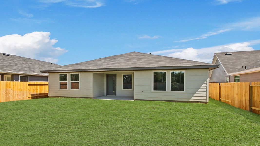 Exterior details and patio area of a home in Silverthorne, Conroe (Image 14). Exterior details and patio area of a home in Silverthorne, Conroe (Image 14).
