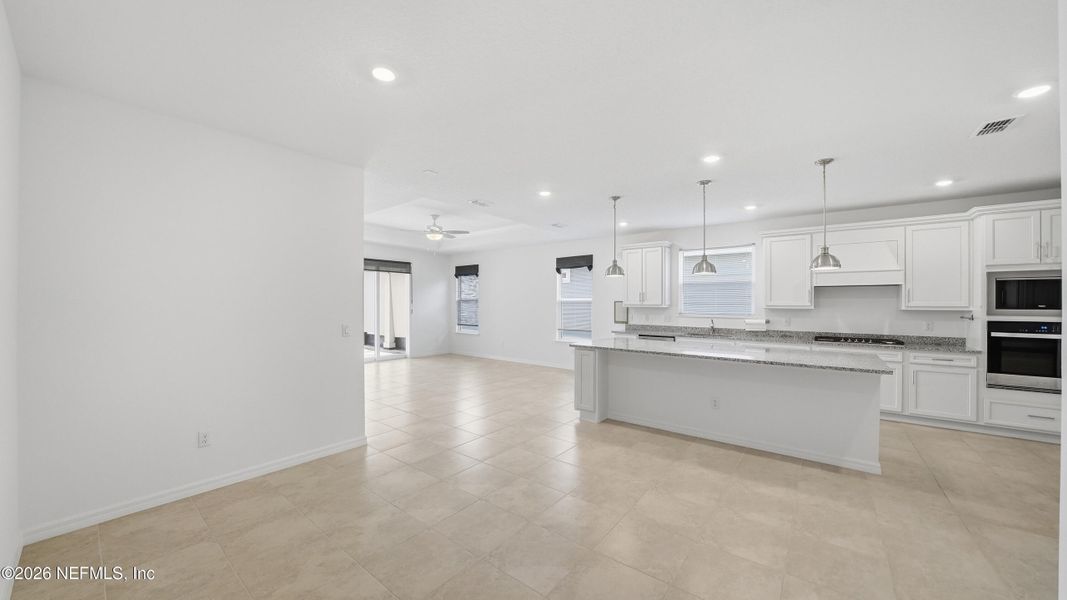 Spacious, unfurnished interior of a new home in , Yulee (Image 24).