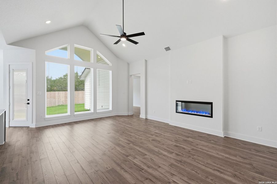 Spacious, unfurnished interior of a new home in The Reserve at Potranco Oaks, Castroville (Image 21).