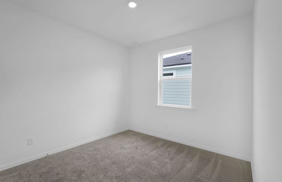Spacious, unfurnished interior of a new home in Hyland Trail, Green Cove Springs (Image 13).