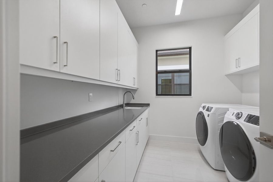 V30 LAUNDRY RM 31-web-or-mls-5D1A8660