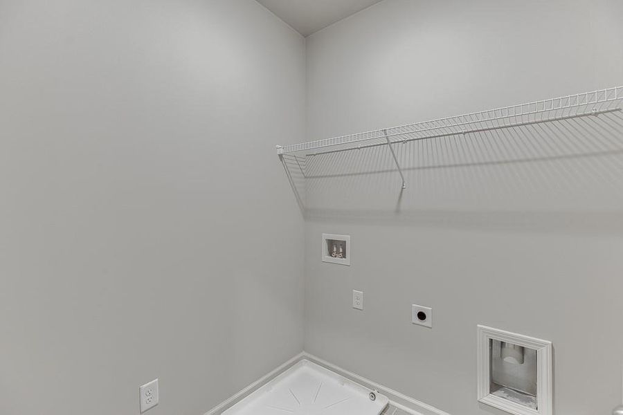 Spacious, unfurnished interior of a new home in , Gainesville (Image 29).