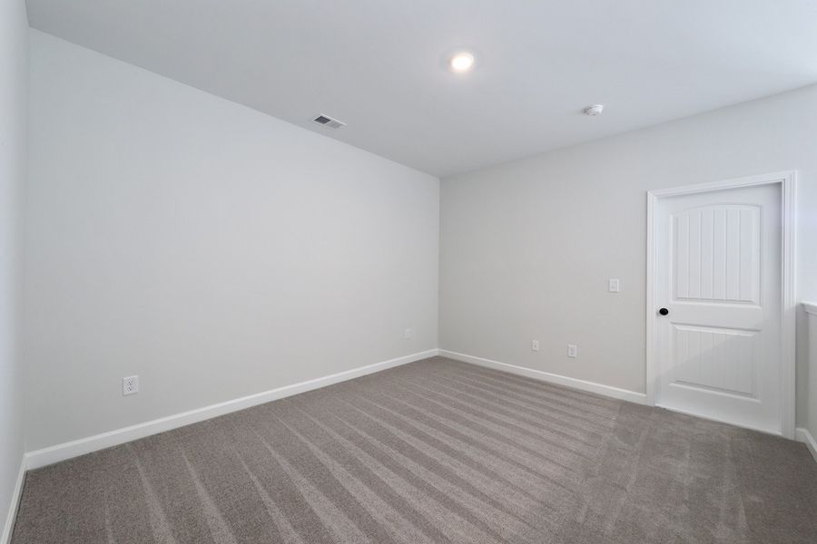 Spacious, unfurnished interior of a new home in Bally Castle, Murrells Inlet (Image 23).