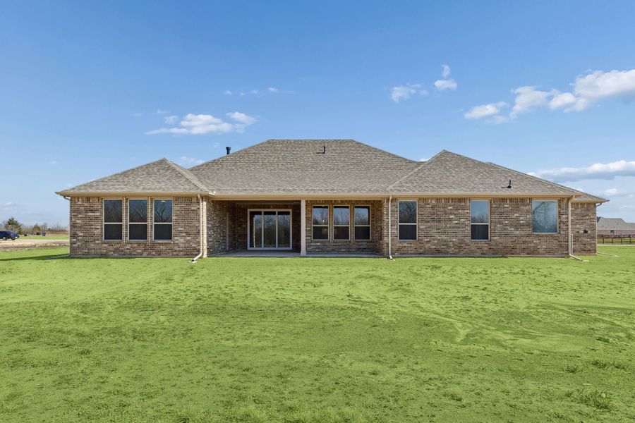 Representative exterior details of a home built from the Halsted by Centre Living Homes in Ellis Ranch Estates, Waxahachie (Image 23).