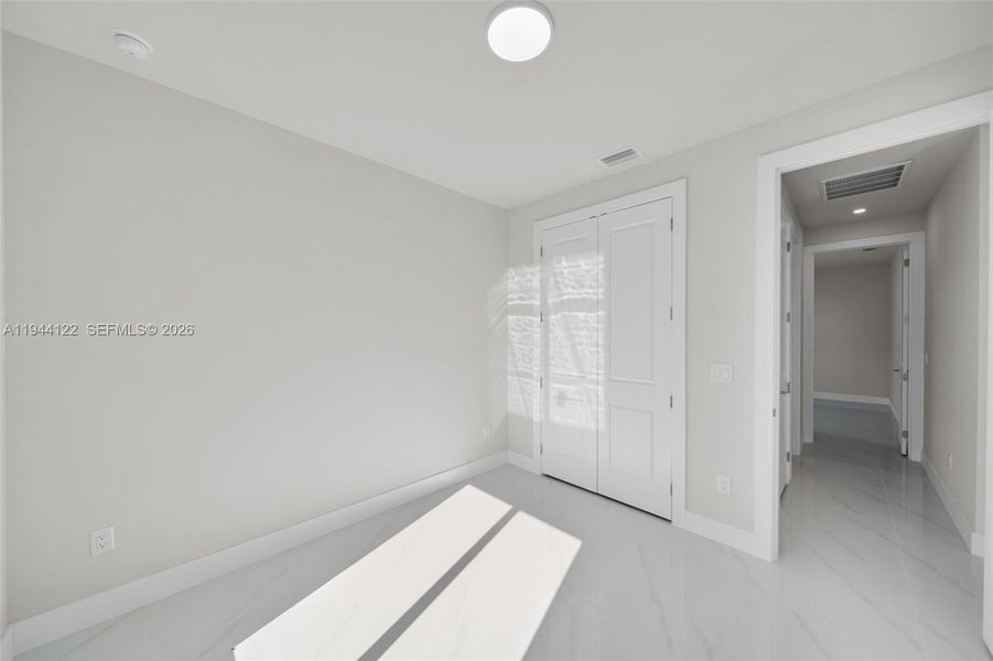 Spacious, unfurnished interior of a new home in , Lehigh Acres (Image 22).