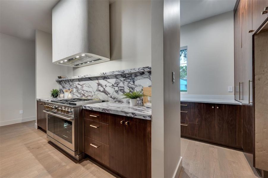 Furnished interior view inside a new home in , Dallas (Image 33). Furnished interior view inside a new home in , Dallas (Image 33).