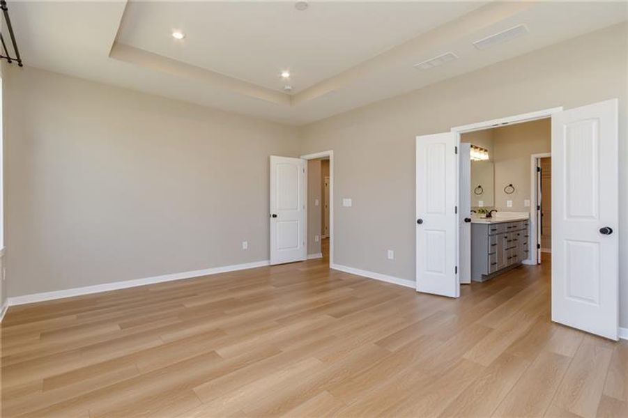 Spacious, unfurnished interior of a new home in Sweetbay Farm, Lawrenceville (Image 56).
