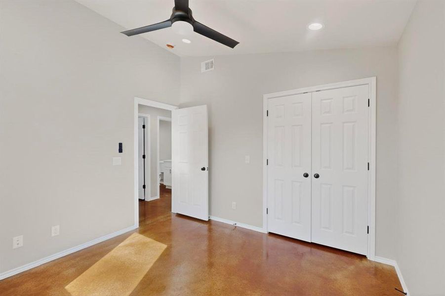 Spacious, unfurnished interior of a new home in , Paris (Image 30).