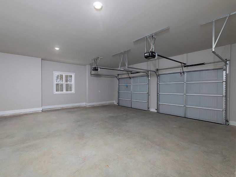 Spacious, unfurnished interior of a new home in , Dallas (Image 27).