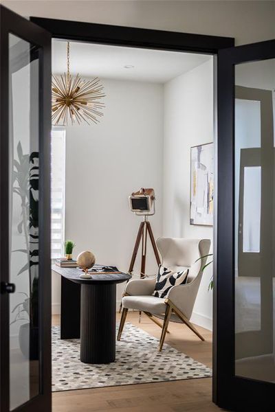 First floor office or bedroom, with en suite bathroom.