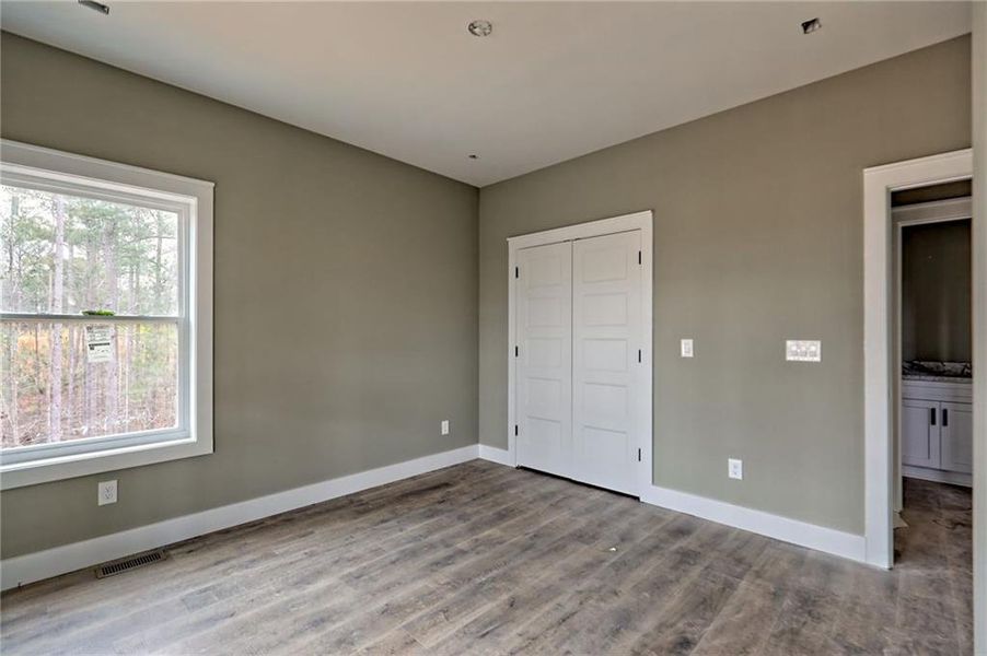 Spacious, unfurnished interior of a new home in , Talking Rock (Image 20).