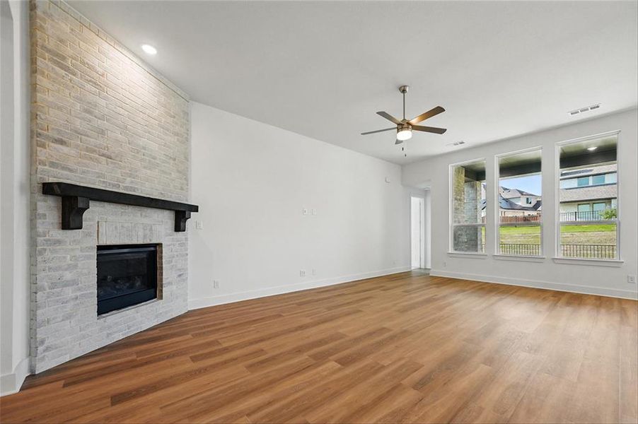 2131CharmingForgeRoadCANTA006 2131CharmingForgeRoadCANTA006