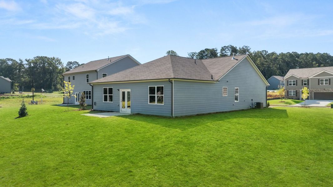 Representative exterior details of a home built from the Cali by D.R. Horton in Fairhaven, Lithia Springs (Image 3).