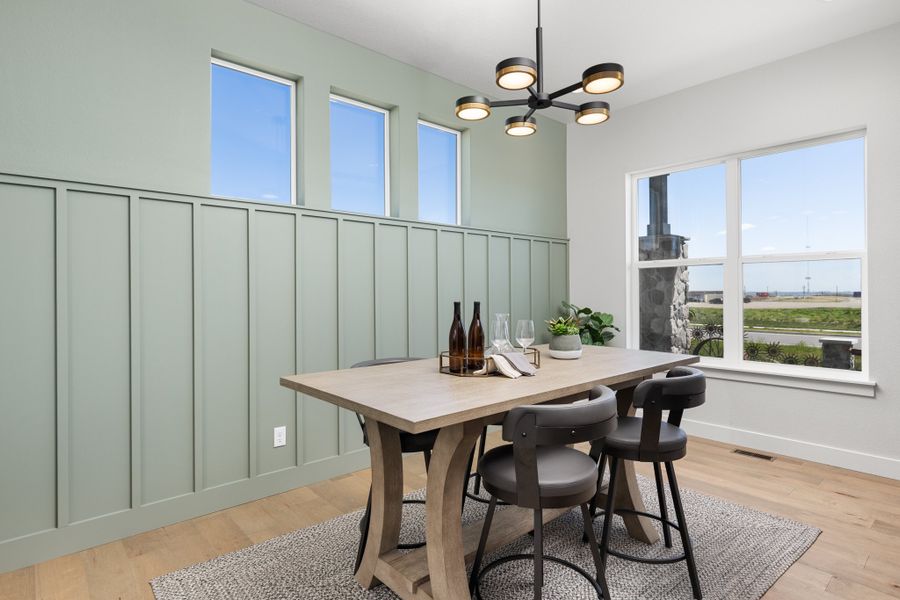 1819 Vista -Dining Area