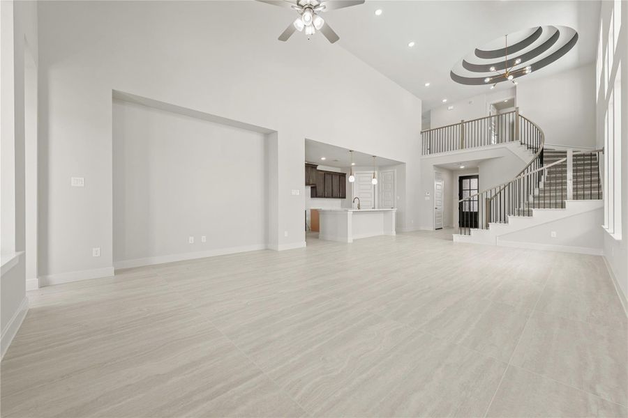 Representative image. Features, selections and colors may vary.