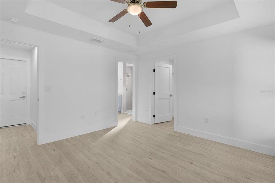 Spacious, unfurnished interior of a new home in , Citrus Springs (Image 29).