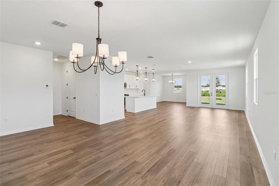 Spacious, unfurnished interior of a new home in Ardisia Park, New Smyrna Beach (Image 17).