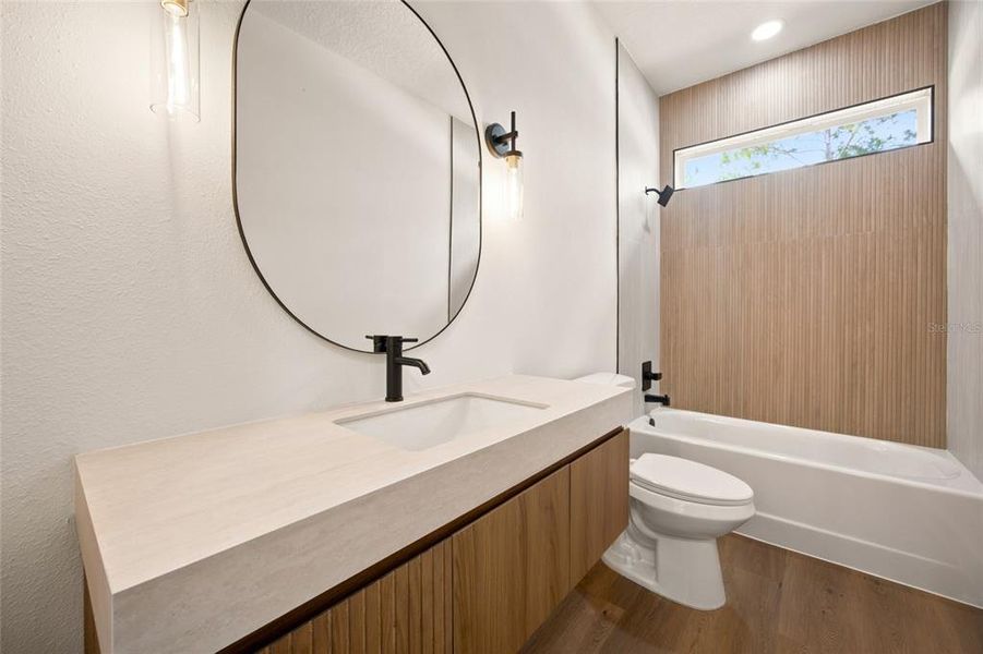 Furnished interior view inside a new home in , Dunnellon (Image 10).
