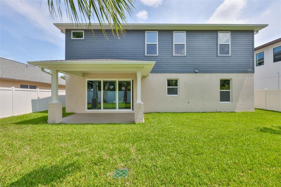 Exterior details and patio area of a home in , Tampa (Image 30).