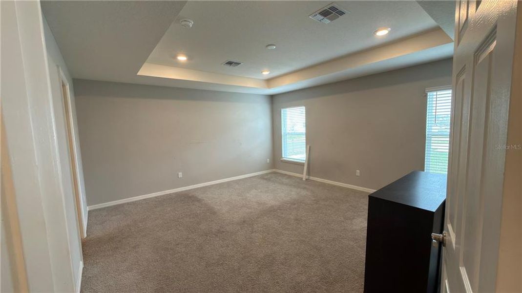 Spacious, unfurnished interior of a new home in , St. Cloud (Image 17).