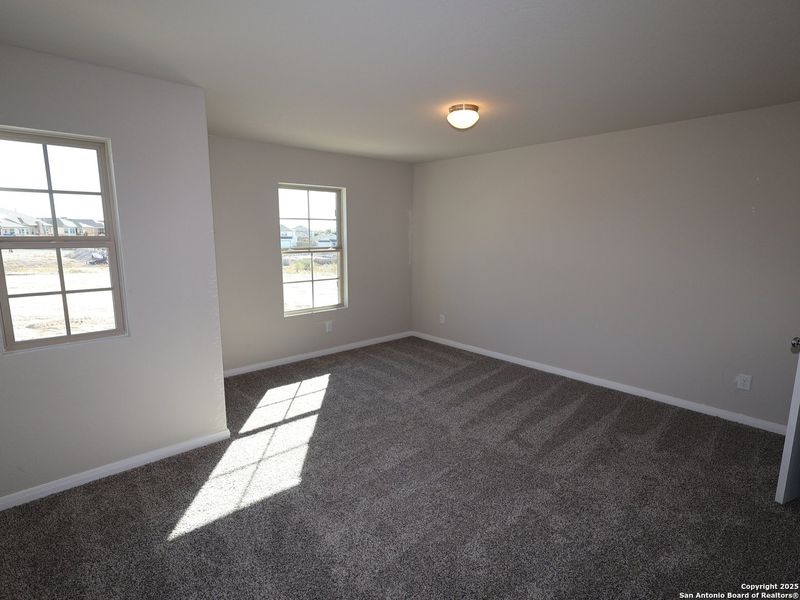 Spacious, unfurnished interior of a new home in Agave, San Antonio (Image 24).