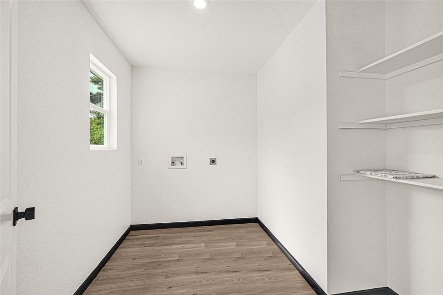 Spacious, unfurnished interior of a new home in , Cleveland (Image 9).