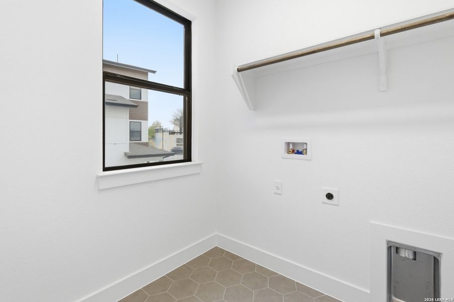 Spacious, unfurnished interior of a new home in , Austin (Image 28).