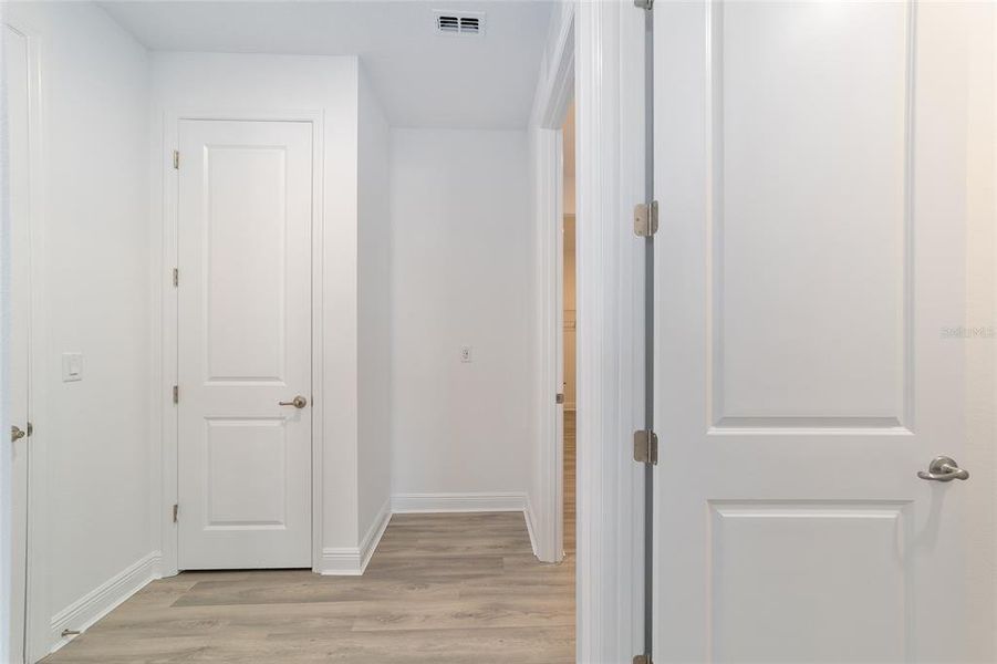 Spacious, unfurnished interior of a new home in , Ocala (Image 17).