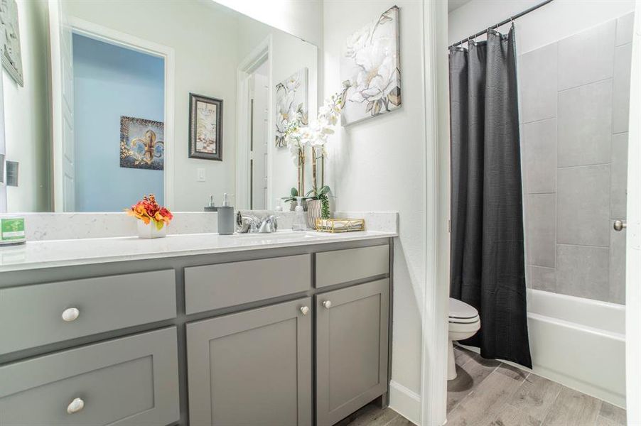 Furnished interior view inside a new home in Bridgewater 60', Midlothian (Image 18).