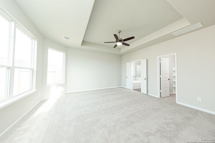 Spacious, unfurnished interior of a new home in Cinco Lakes, San Antonio (Image 11). Spacious, unfurnished interior of a new home in Cinco Lakes, San Antonio (Image 11).