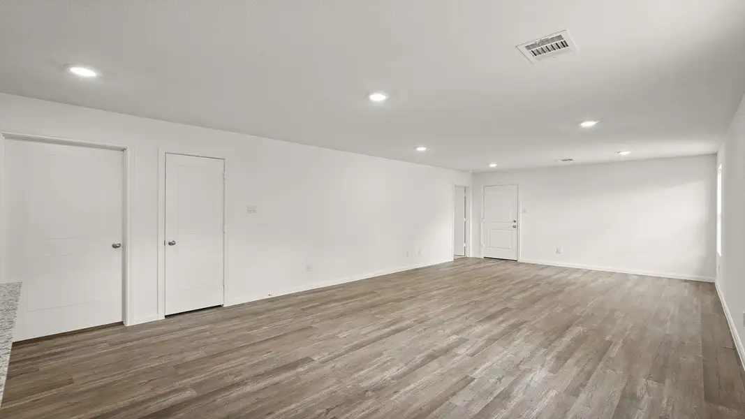 Spacious, unfurnished interior of a new home in McCrorey Trails, Conroe (Image 9). Spacious, unfurnished interior of a new home in McCrorey Trails, Conroe (Image 9).