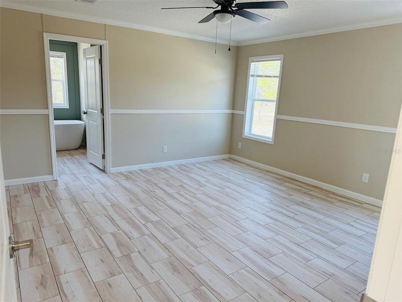 Spacious, unfurnished interior of a new home in , Live Oak (Image 11).