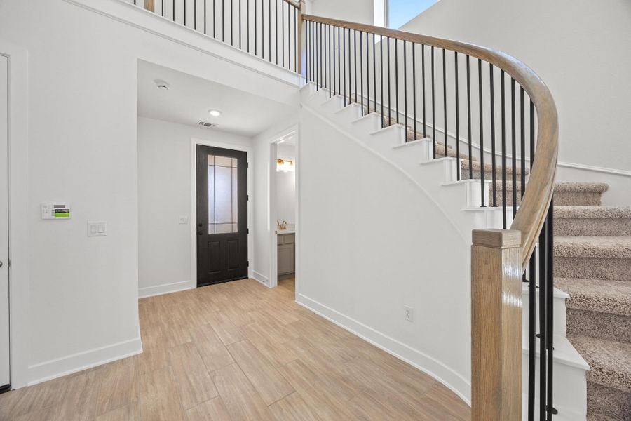 Spacious, unfurnished interior of a new home in Parmer Ranch - 40', Georgetown (Image 22).