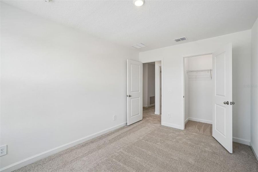 Spacious, unfurnished interior of a new home in , Tampa (Image 27).