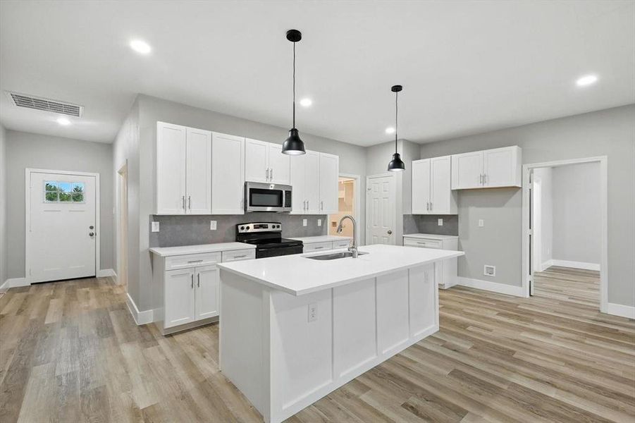 Furnished interior view inside a new home in , East Tawakoni (Image 10).