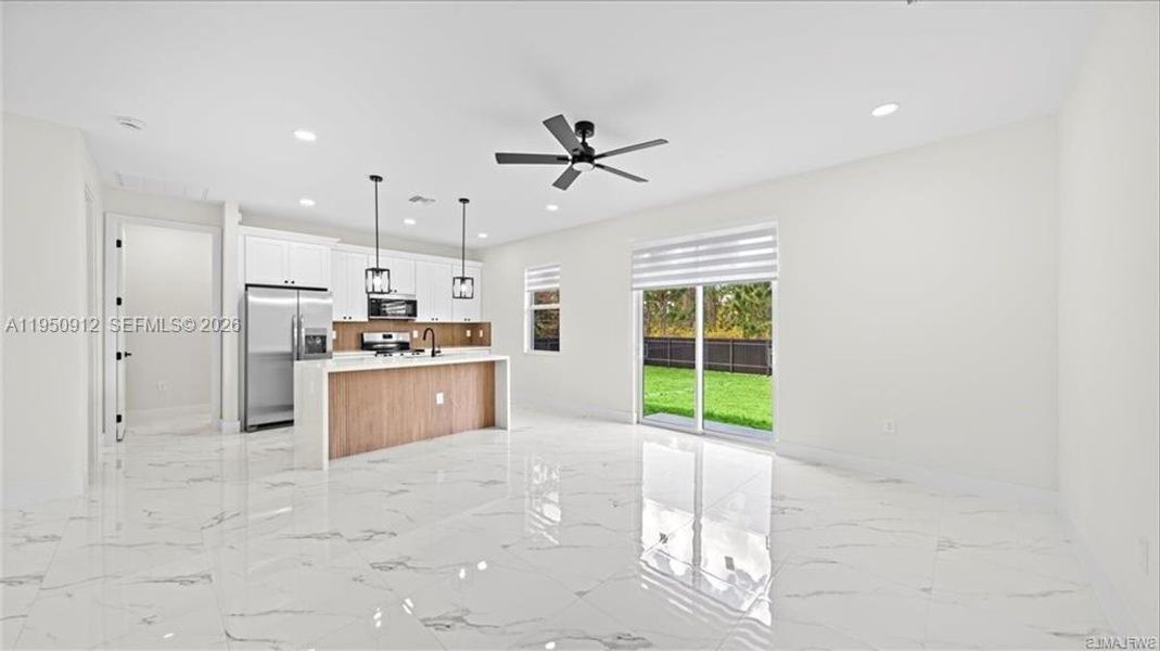 Spacious, unfurnished interior of a new home in , Lehigh Acres (Image 18).