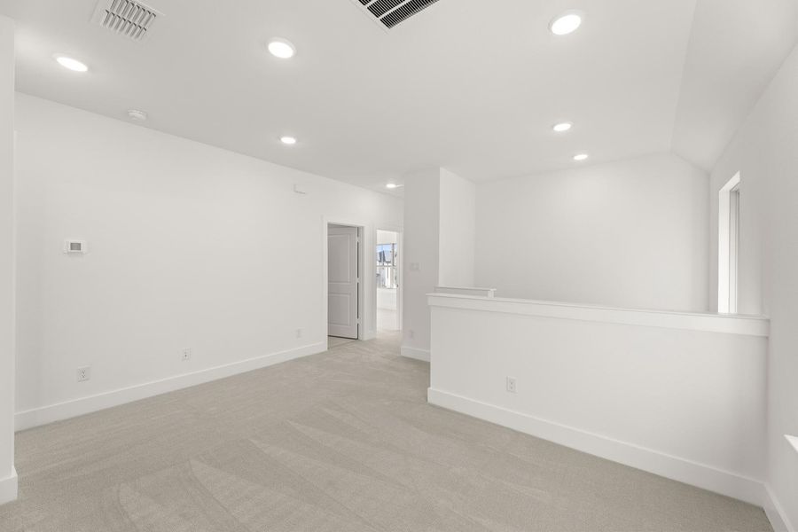 Spacious, unfurnished interior of a new home in Union Park, Little Elm (Image 18).