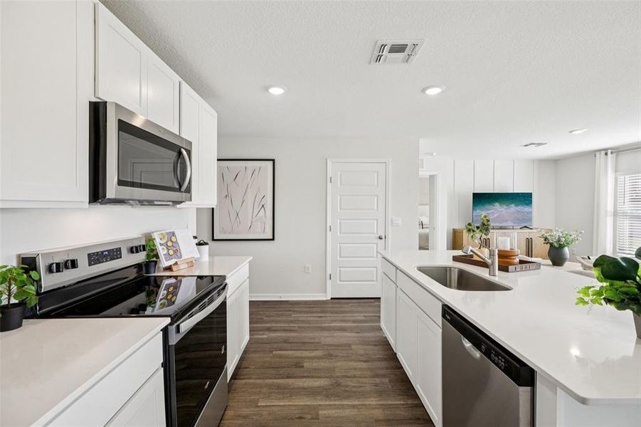 Furnished interior view inside a new home in Boulevard Oaks, Lady Lake (Image 11).