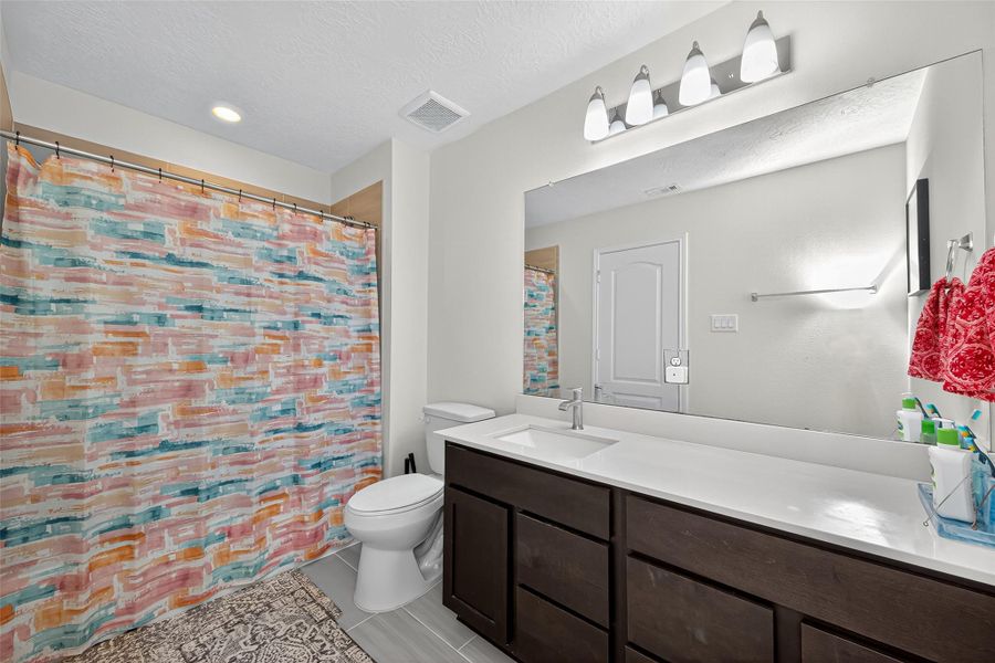 Furnished interior view inside a new home in Creekside Court, Magnolia (Image 30). Furnished interior view inside a new home in Creekside Court, Magnolia (Image 30).