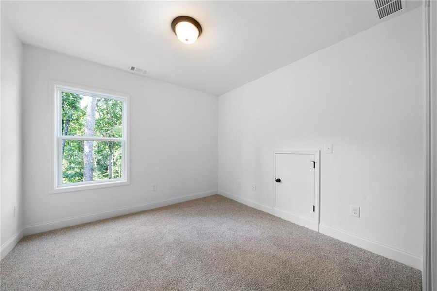 Spacious, unfurnished interior of a new home in , Dallas (Image 19).