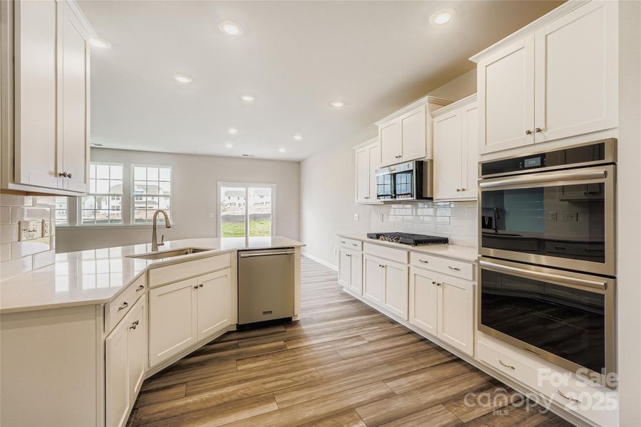 Kitchen(example) Kitchen(example)