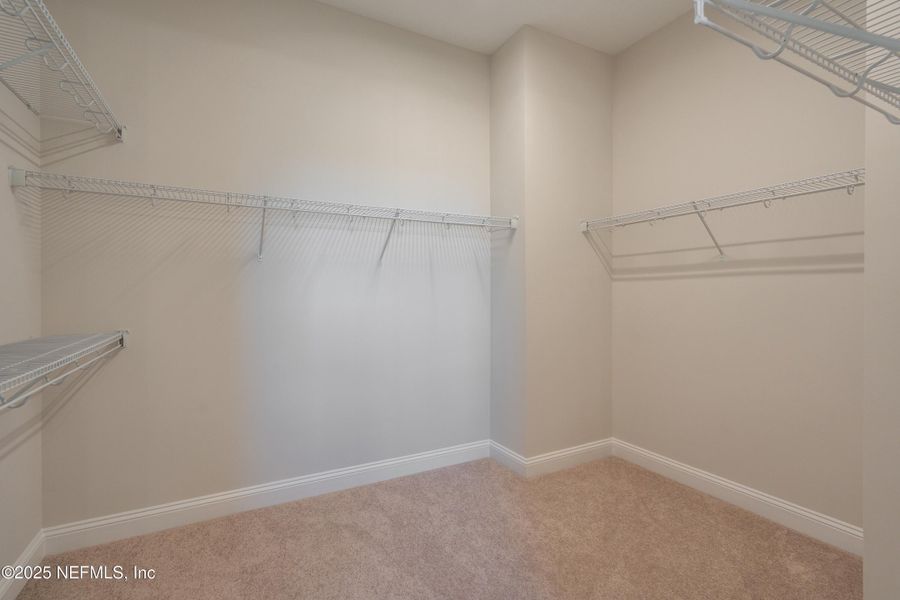 Spacious, unfurnished interior of a new home in Madeira, St. Augustine (Image 29).