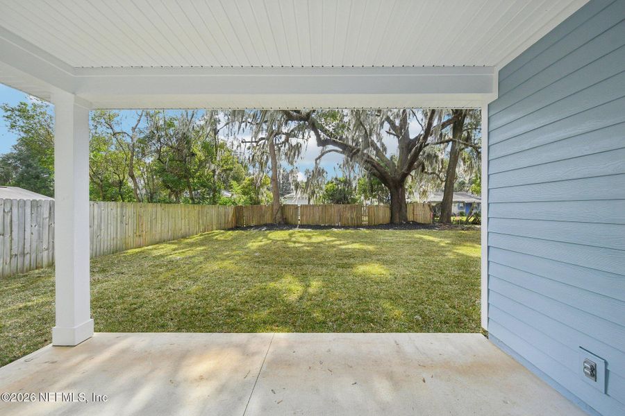 Exterior details and patio area of a home in , Green Cove Springs (Image 25).