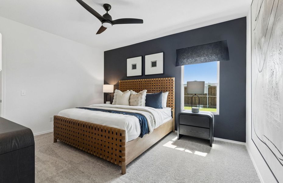 Representative furnished interior of a home built from the Livingston by Pulte Homes in Cottonwood, Howe (Image 11).