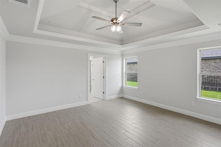 Spacious, unfurnished interior of a new home in , Tolar (Image 28).