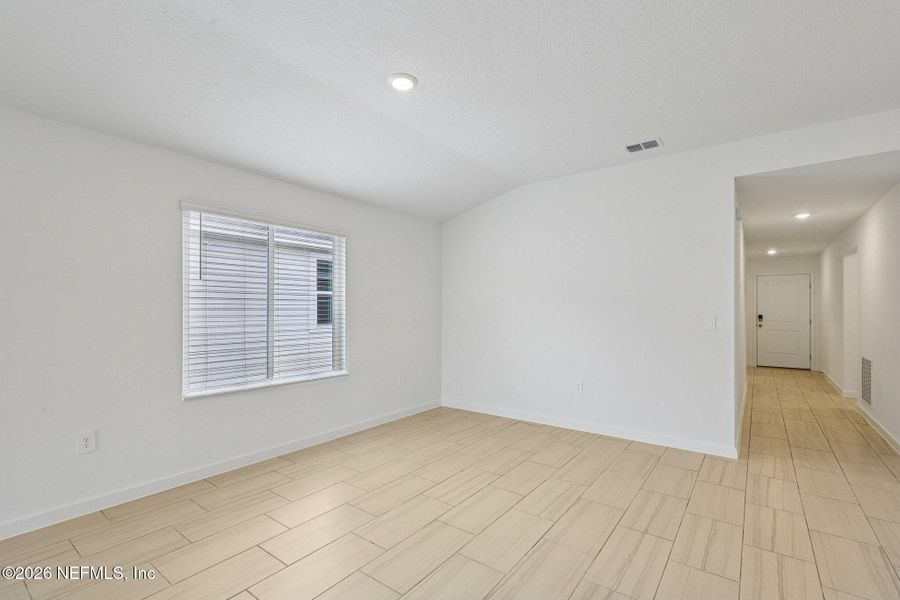 Spacious, unfurnished interior of a new home in , Jacksonville (Image 26).