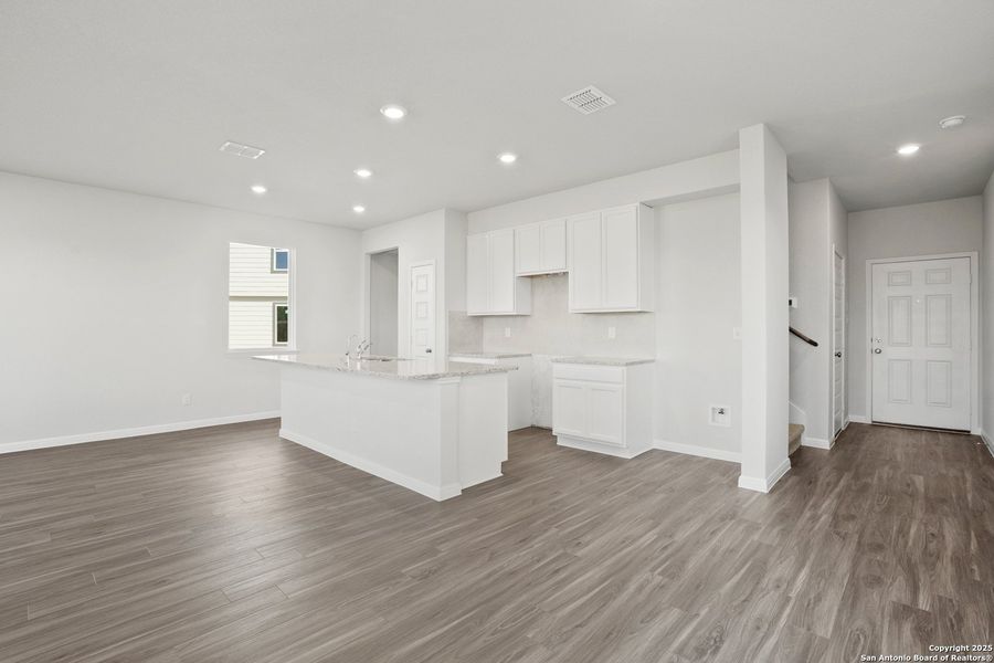 Spacious, unfurnished interior of a new home in Melissa Ranch, San Antonio (Image 12).